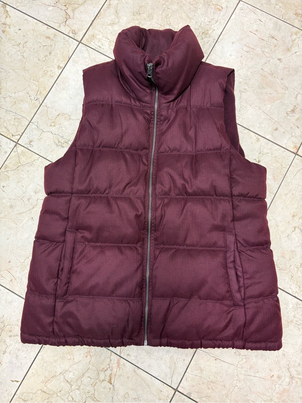 Old Navy Women’s Burgundy Quilted Puffer Vest -